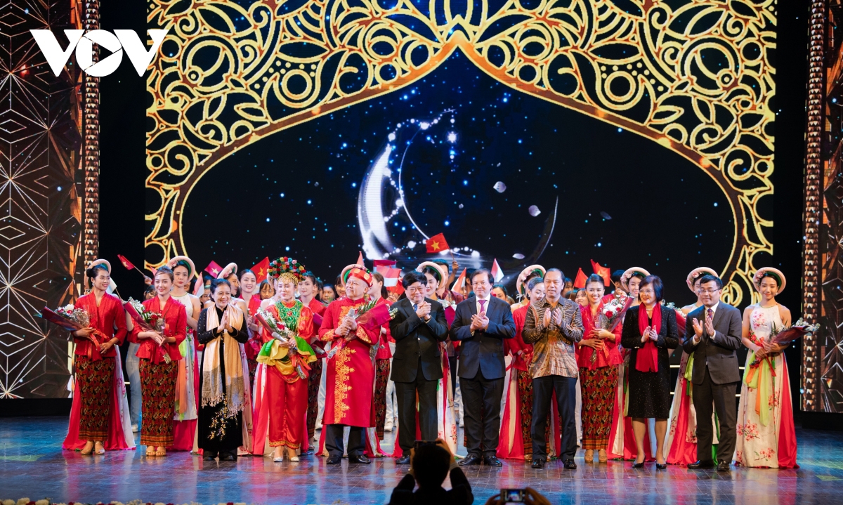 Vietnam-Indonesia Friendship Night in focus
